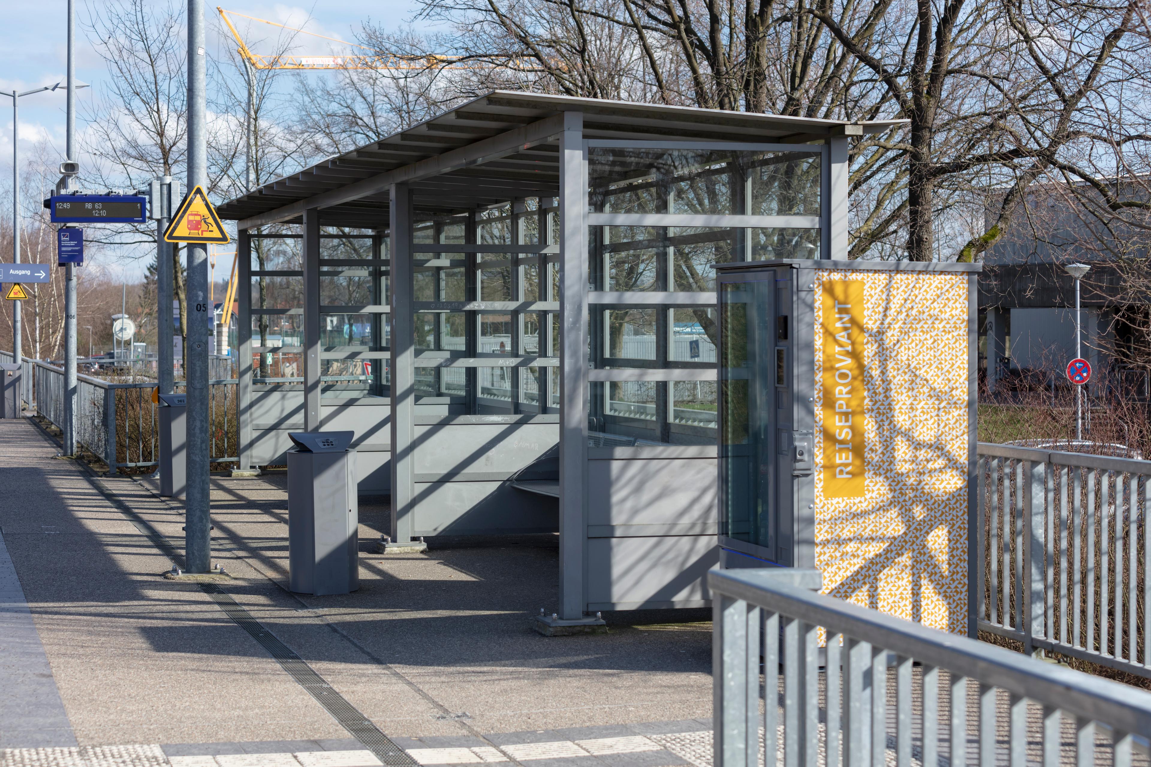 Ein Wetterschutzhaus des ländlichen Zubringerbahnhofs Coesfeld Schulzentrum.