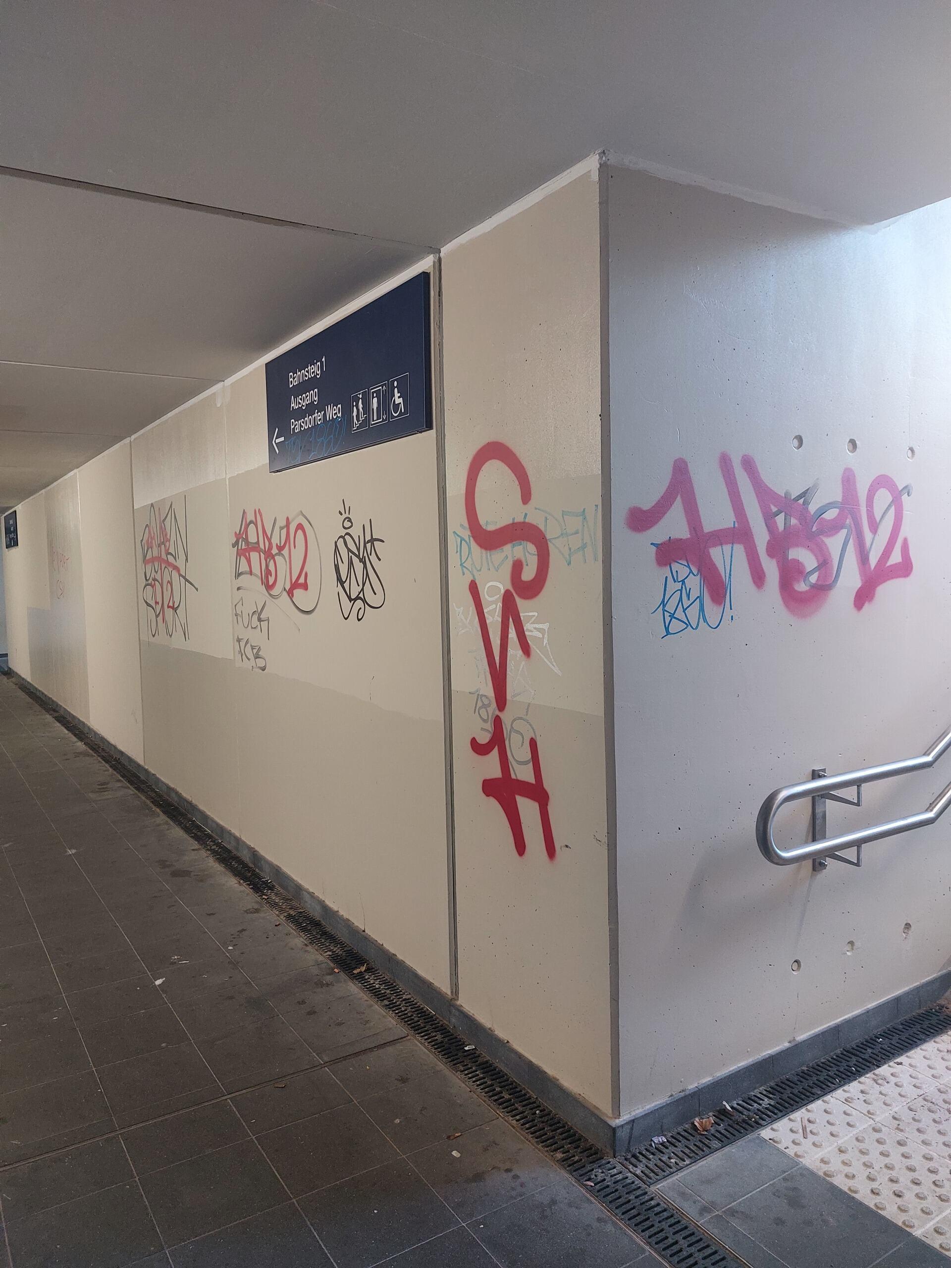 Unterführung am Bahnhof Heimstetten vor der Aufwertung. 