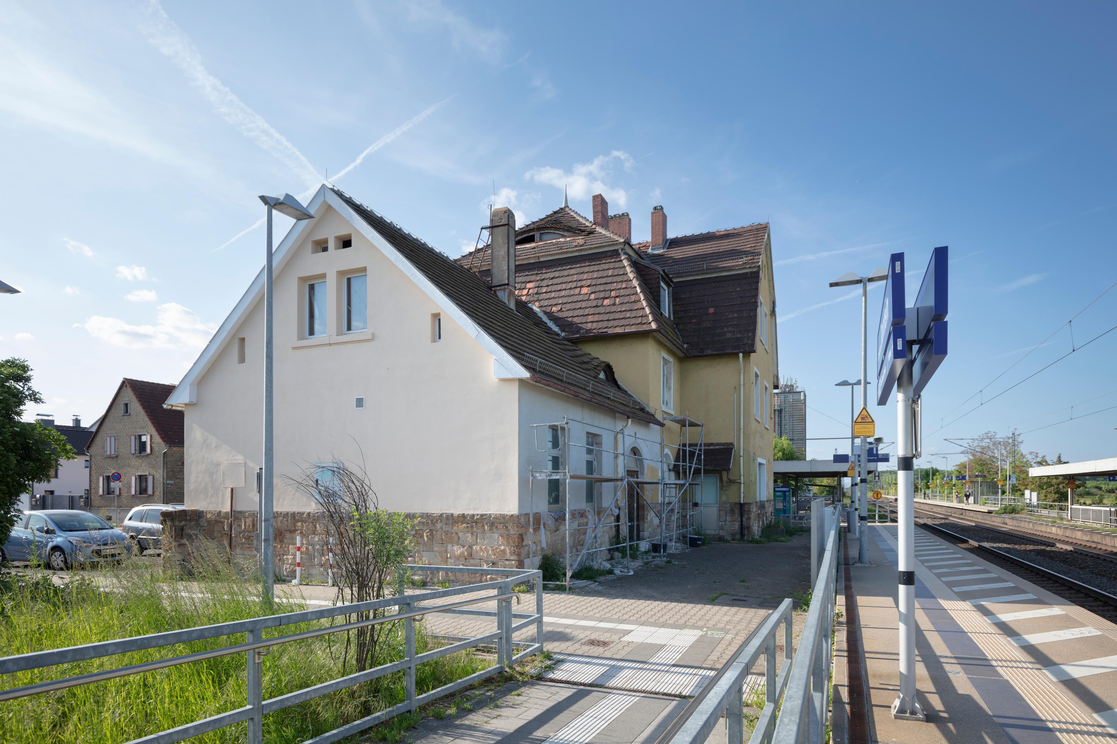 Der Zukunftsbahnhof Groß-Gerau Dornheim erscheint im neuen Glanz.