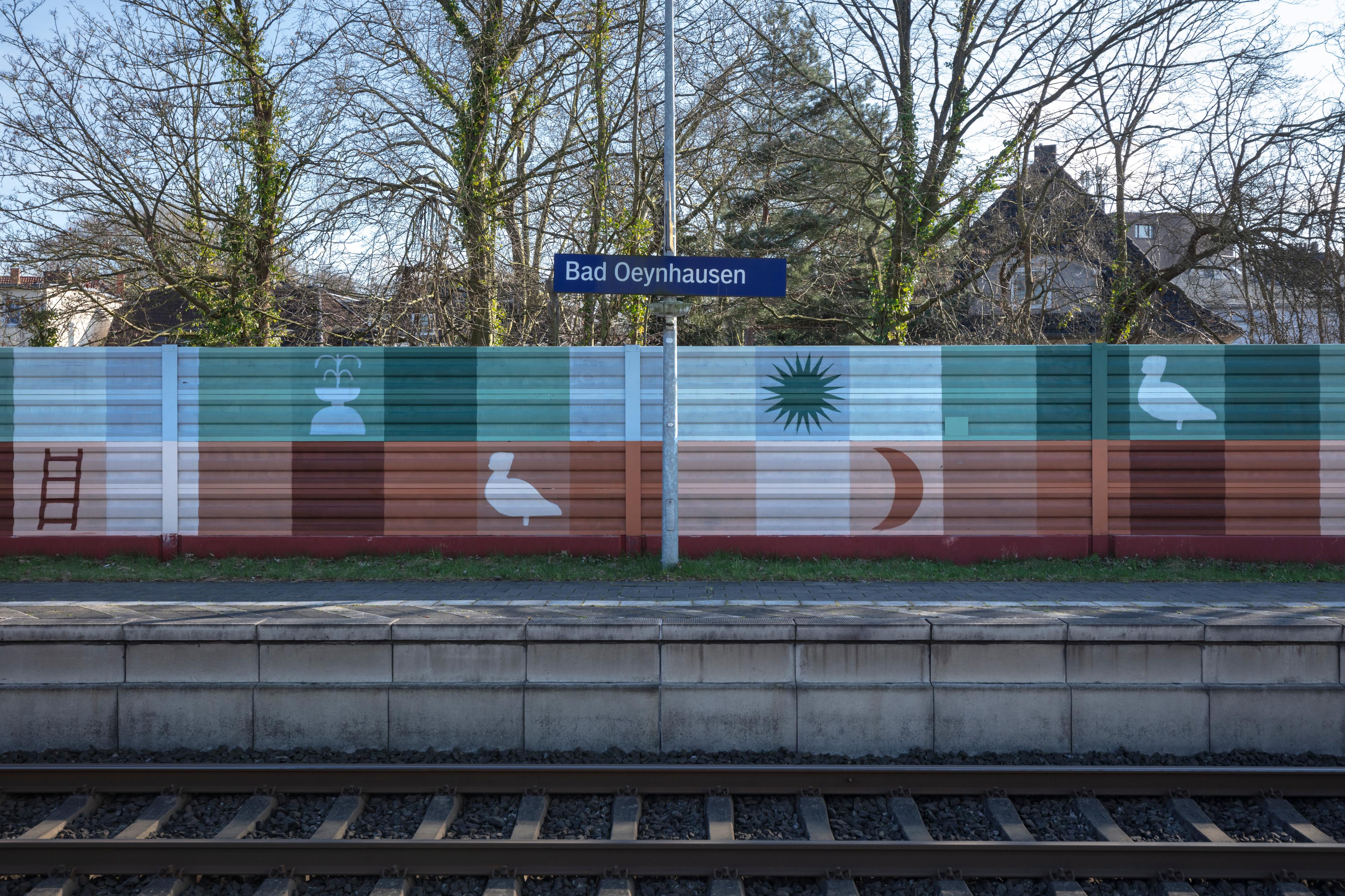 Lärmschutzwand nach der Umgestaltung am Bahnhof Bad Oeynhausen