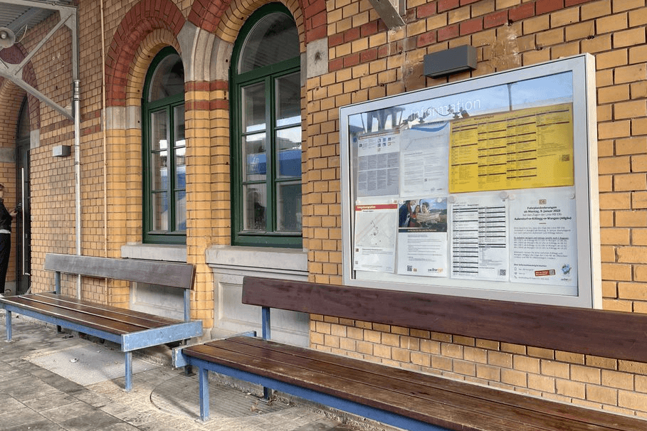 Der Blick auf einen Bahnsteig des Bahnhofs Wangen (Allgäu) vor dessen Aufwertung. 