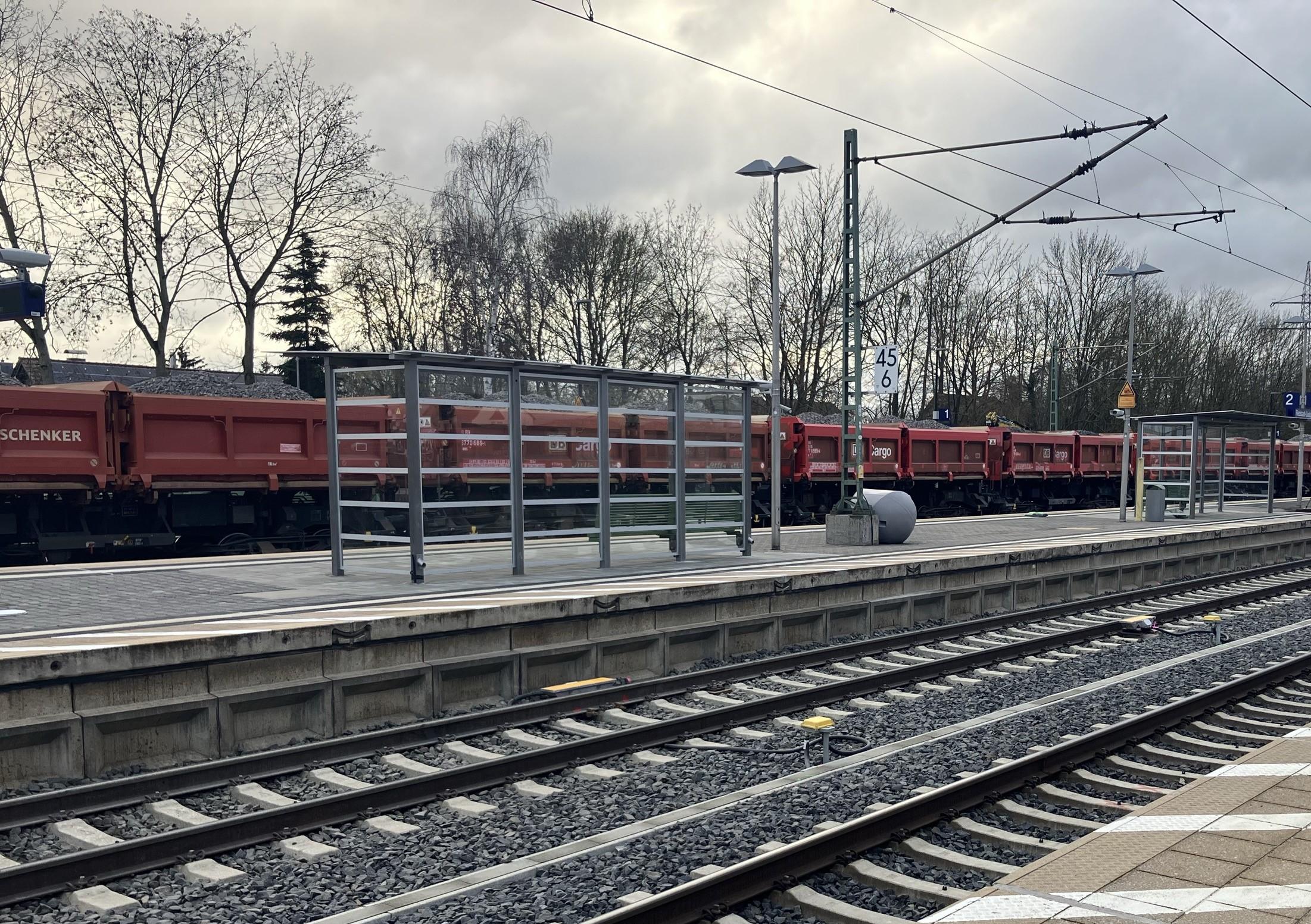 Neugestalteter Bahnsteig in Riedstadt-Goddelau.